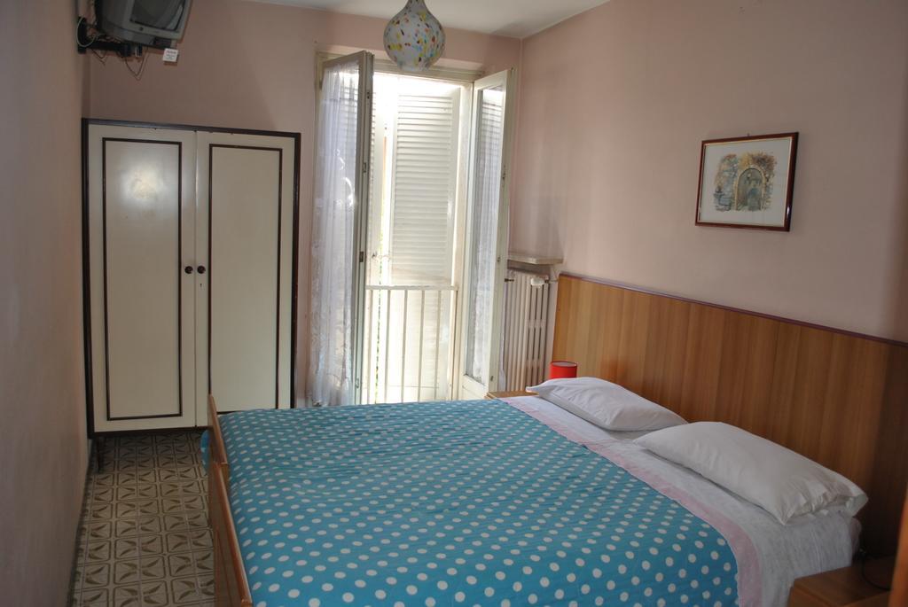 Albergo Alla Rocca การ์ดา ห้อง รูปภาพ