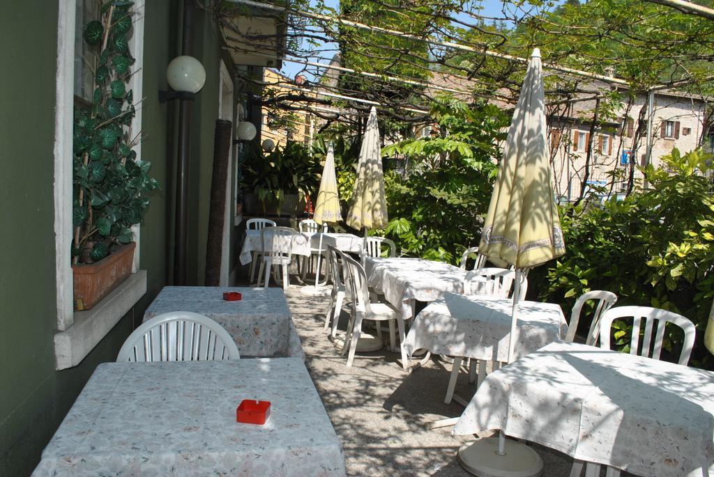 Albergo Alla Rocca การ์ดา ภายนอก รูปภาพ